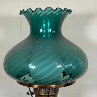 LOT 17X: Beautiful Vintage Hurricane Lamp