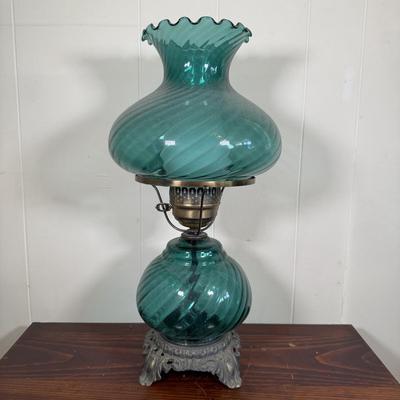 LOT 17X: Beautiful Vintage Hurricane Lamp