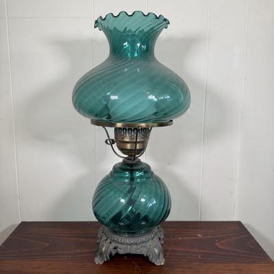 LOT 17X: Beautiful Vintage Hurricane Lamp
