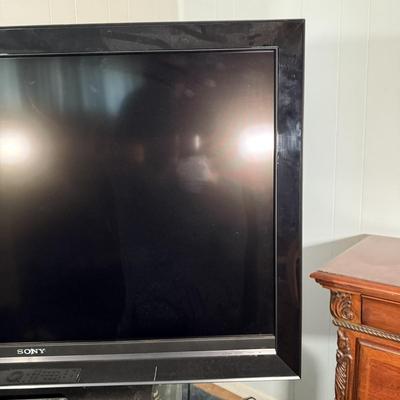 LOT 18Y: Sony Bravia TV Model KDL-46V3000