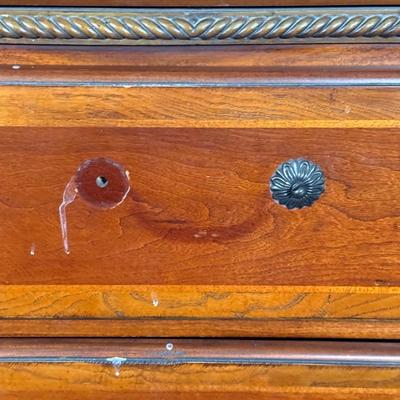 LOT 21Y: Raymour & Flanigan Dresser