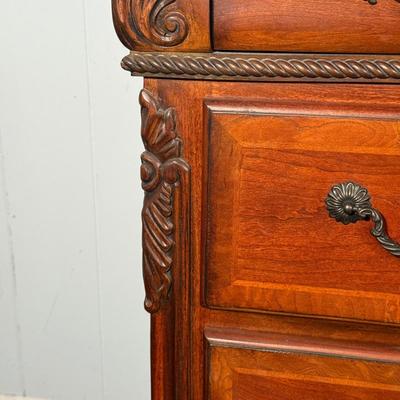 LOT 21Y: Raymour & Flanigan Dresser