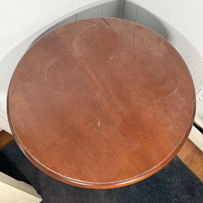 LOT 22Y: Vintage Brass Footed Circle Side Table w/ Matching Ceramic Table Lamps