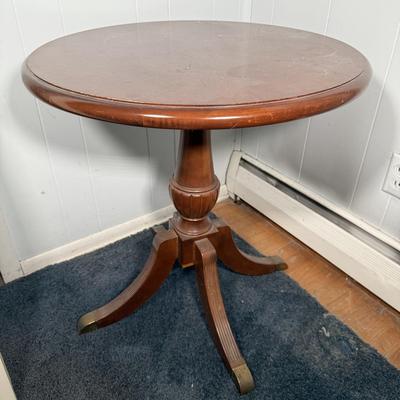 LOT 22Y: Vintage Brass Footed Circle Side Table w/ Matching Ceramic Table Lamps