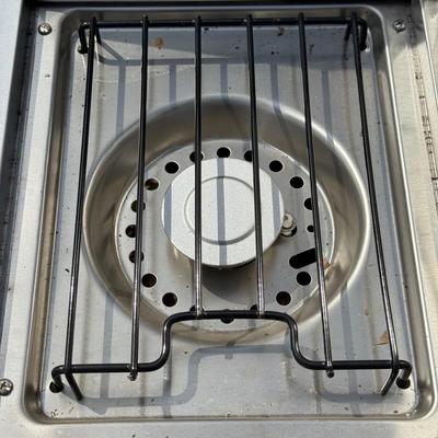 LOT 28: Char-Broil Advantage 4 Burner Propane Gas Grill