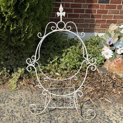 LOT 29: Beautiful Metal Yard Decor, Plant Stand & Garden Stake Flower Torch