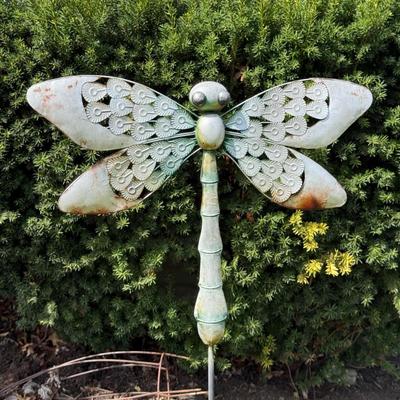 LOT 29: Beautiful Metal Yard Decor, Plant Stand & Garden Stake Flower Torch