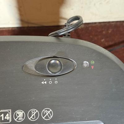 LOT 35B: HP DeskJet D1520, Cannon Printer K10377 & Omnitech Paper Shredder