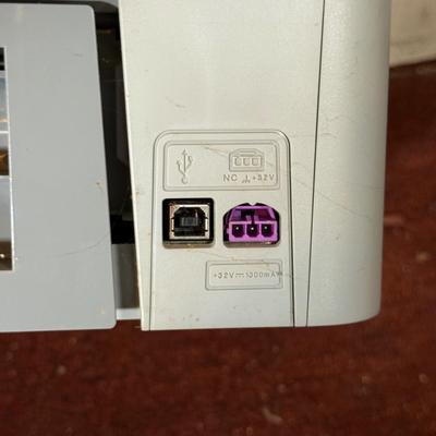 LOT 36B: HP Photosmart D7560 & HP Photosmart B8550