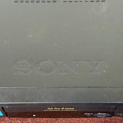 LOT 39B: Sony Video Cassette Recorder SLV-478