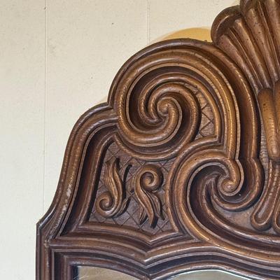 LOT 121B: Vintage Carved Wooden Frame Wall Mirror