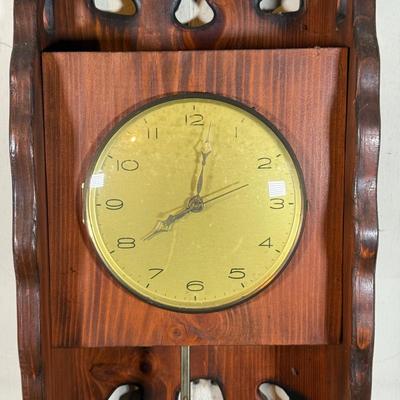 LOT 123B: Vintage Wooden Hanging Wall Clock