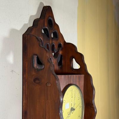 LOT 123B: Vintage Wooden Hanging Wall Clock