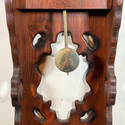 LOT 123B: Vintage Wooden Hanging Wall Clock