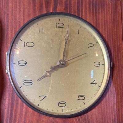 LOT 123B: Vintage Wooden Hanging Wall Clock