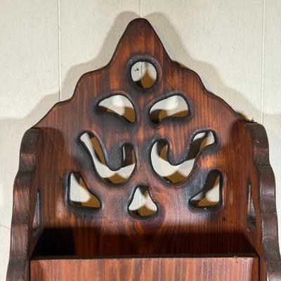 LOT 123B: Vintage Wooden Hanging Wall Clock