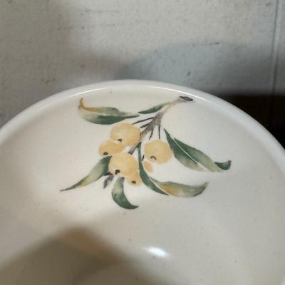 LOT 127B: Pfaltzgraff Jamberry Dinnerware Collection