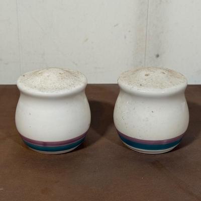 LOT 127B: Pfaltzgraff Jamberry Dinnerware Collection