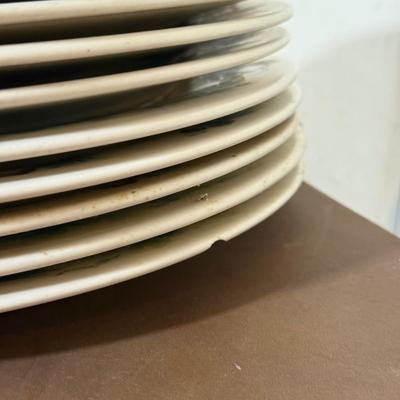 LOT 127B: Pfaltzgraff Jamberry Dinnerware Collection
