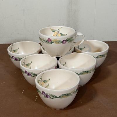 LOT 127B: Pfaltzgraff Jamberry Dinnerware Collection