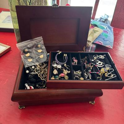 M8396 Mahogany Jewelry Box with Costume Jewelry