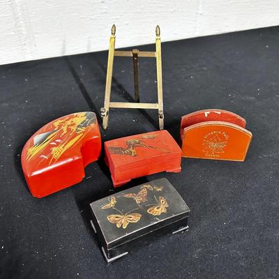 Various small Asian decor items
