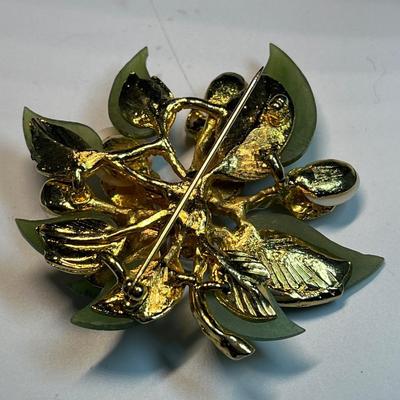 Beautiful Jade pin