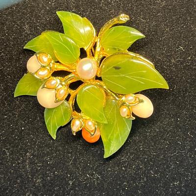 Beautiful Jade pin