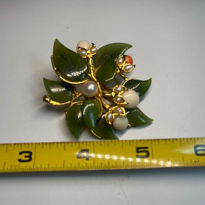 Beautiful Jade pin