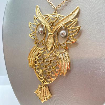 LOT 19: Collection of Owl Jewelry - Necklaces and Pendants (18" to 24")