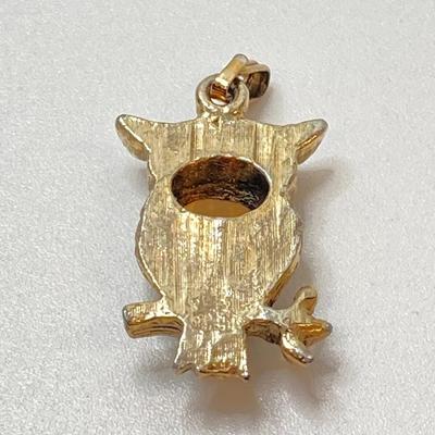 LOT 19: Collection of Owl Jewelry - Necklaces and Pendants (18" to 24")