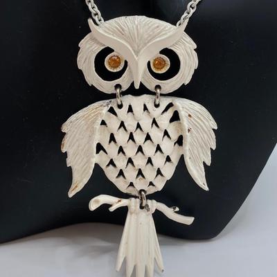 LOT 19: Collection of Owl Jewelry - Necklaces and Pendants (18" to 24")