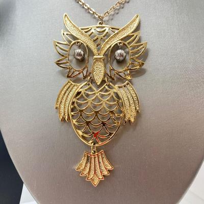 LOT 19: Collection of Owl Jewelry - Necklaces and Pendants (18" to 24")