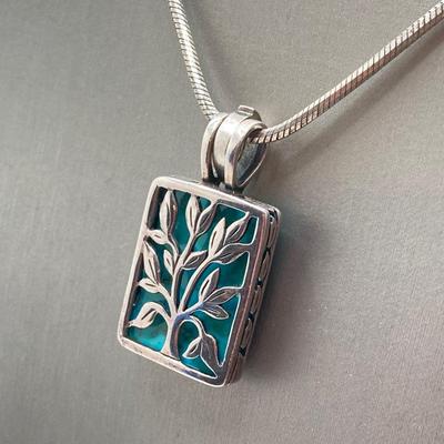 LOT 22: Italy 925 Silver Necklace with Interchanging Gemstones - Tw. 25.9g, 24"