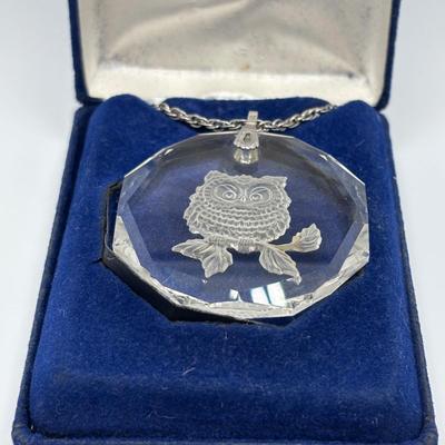 LOT 83: Vintage 20" Hallmark Glass Hand Carved Intaglio Owl Pendant Necklace in Original Box