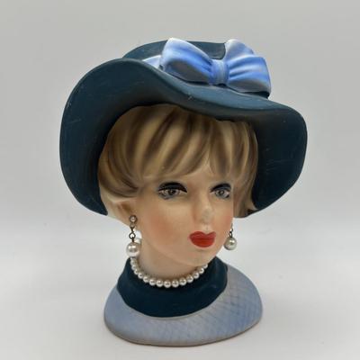 LOT 100: Vintage Napco Ware Lady Head Vase
