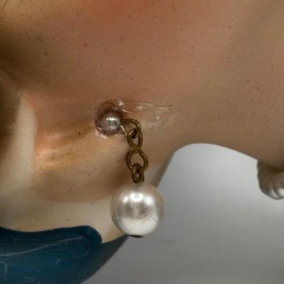 LOT 100: Vintage Napco Ware Lady Head Vase