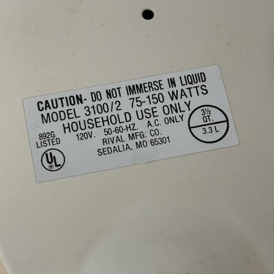 LOT 109: Rival Crock Pots - Untested