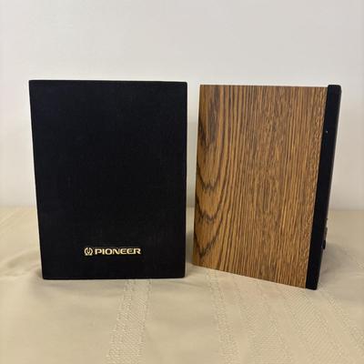 LOT 112: Pioneer Full Range CS-X5 Bookshelf/Wall Hanging Speakers- only 7.5"