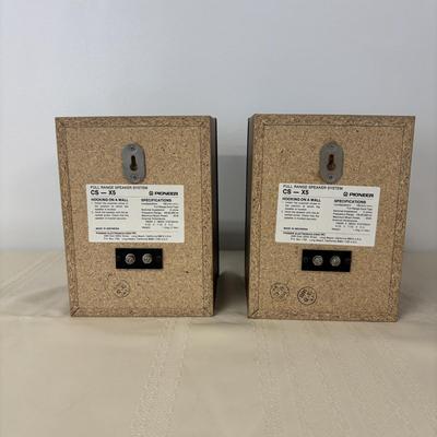 LOT 112: Pioneer Full Range CS-X5 Bookshelf/Wall Hanging Speakers- only 7.5"