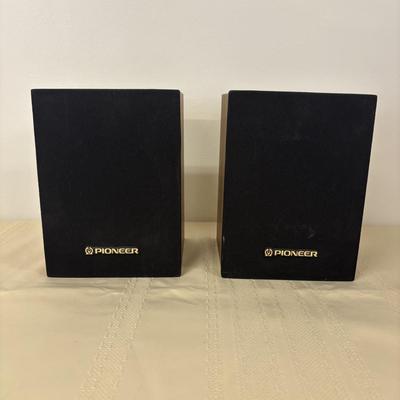 LOT 112: Pioneer Full Range CS-X5 Bookshelf/Wall Hanging Speakers- only 7.5"