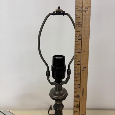 LOT 117: Hummingbirds and Flowers-Stained Glass Accent Lamp
