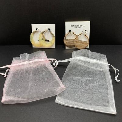 LOT 120: Gold Tone Hand Jewelry / Ring Holder with Collection of Earrings - Kenneth Cole, Baublebar and More