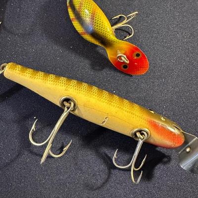 VINTAGE HEDDON FISHING LURE LOT