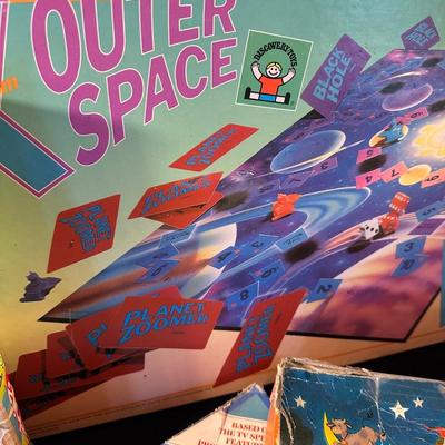VINTAGE BOARD GAME LOT