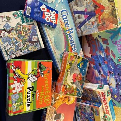 VINTAGE BOARD GAME LOT