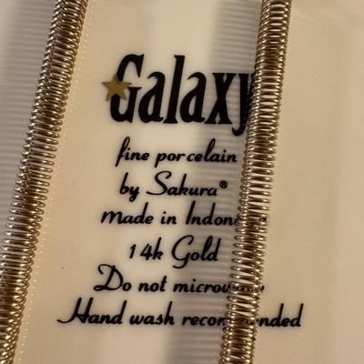SAKURA GALAXY PLATE SET