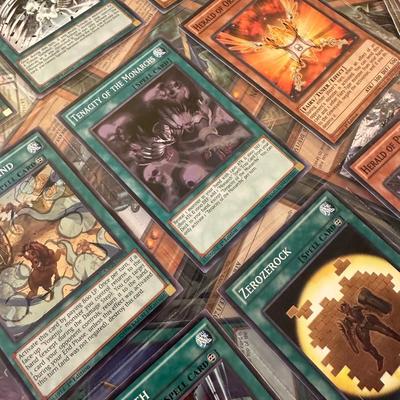 YU GI OH TRADING CARD LOT