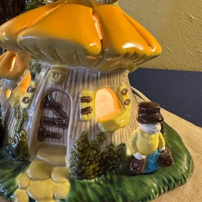 VINTAGE ELF MUSHROOM LAMP