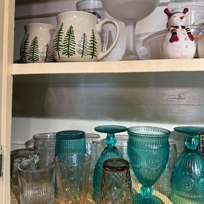 CABINET CONTENTS LOT